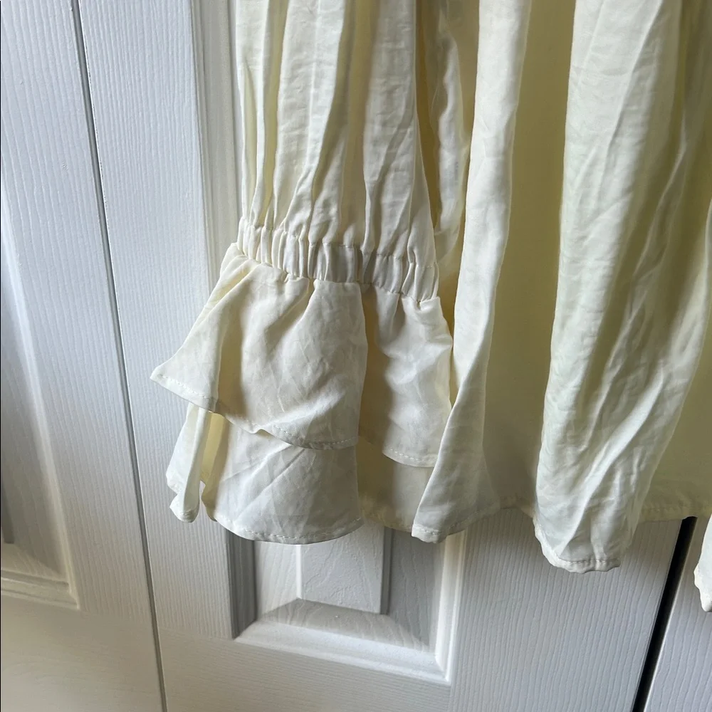 Cream Ruffled Blouse - Picture 3 of 3